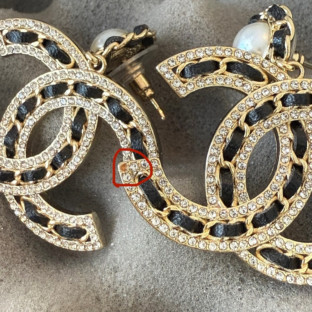 Chanel CC Logos Round Leather Dangle Pearl Earrings Gold Tone Authentic with Box - Picture 10 of 10